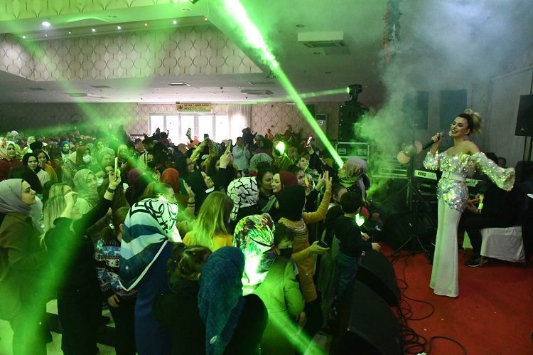 Bursa Kestel’de kadınlar matinesine büyük ilgi