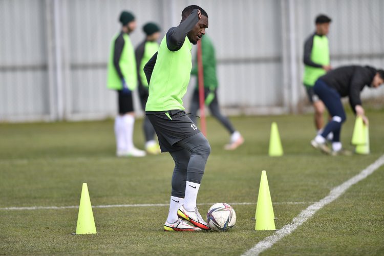 Bursaspor taktik çalışmalarını sürdürdü