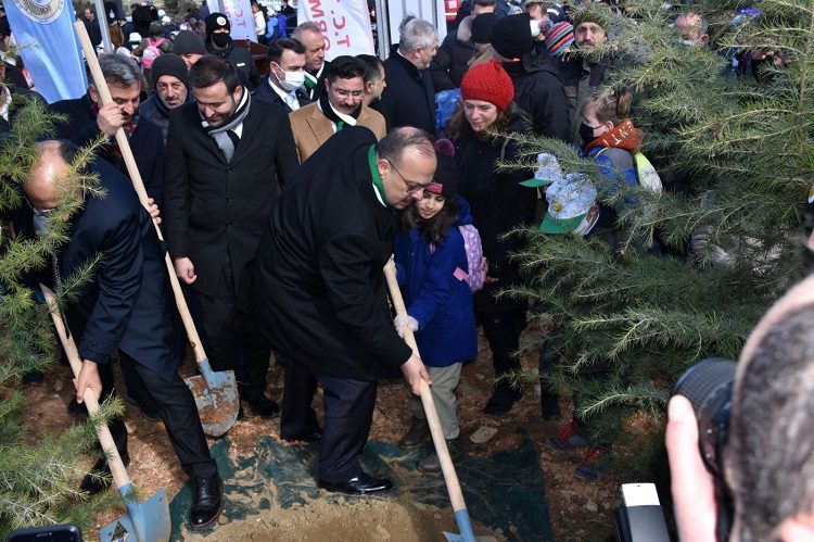 Bursa’da binlerce fidan toprakla buluştu