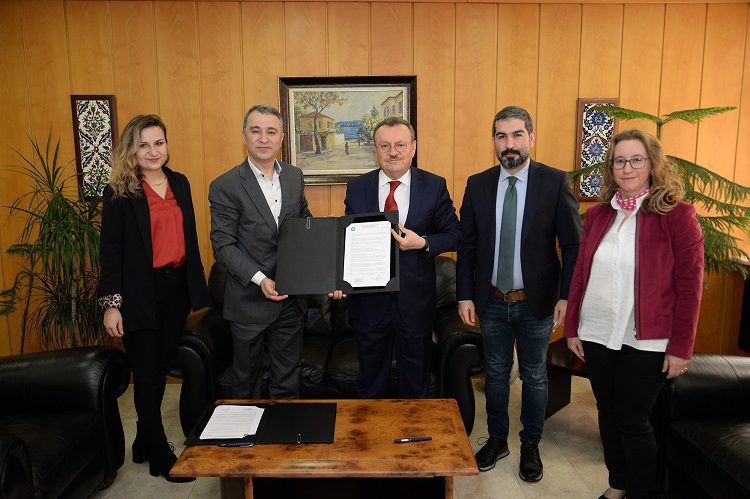 İmzalar atıldı! Öğrencilere ücretsiz sertifika programı