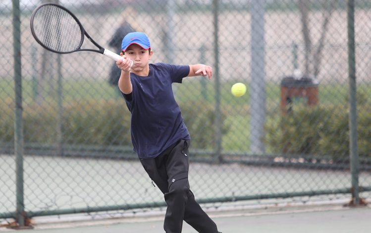 Tenis heyecanı Hüdavendigar kortlarında yaşanıyor
