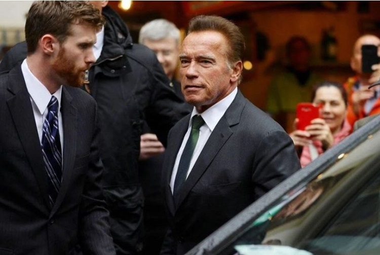 Arnold Schwarzenegger’den Rus halkına çağrı
