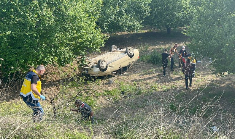 Bursa’da takla atan otomobil ters döndü