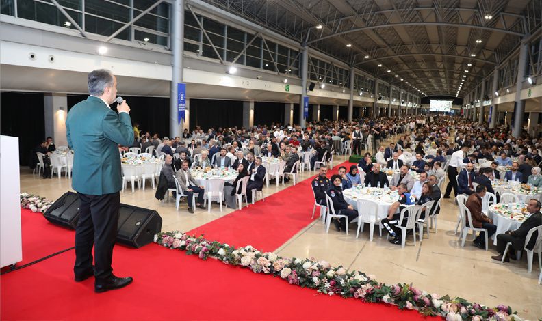 Bursa Büyükşehir ailesi iftarda bayramlaştı