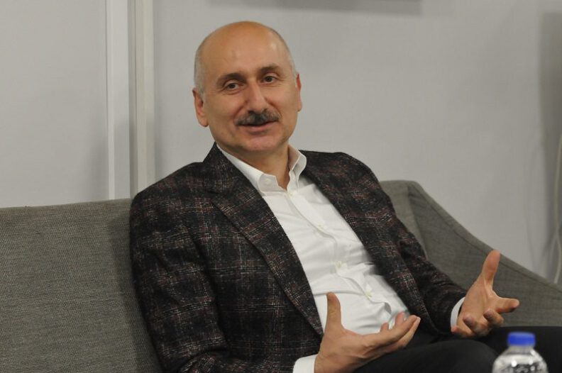 Bakandan İstanbul’da toplu ulaşıma zam eleştirisi