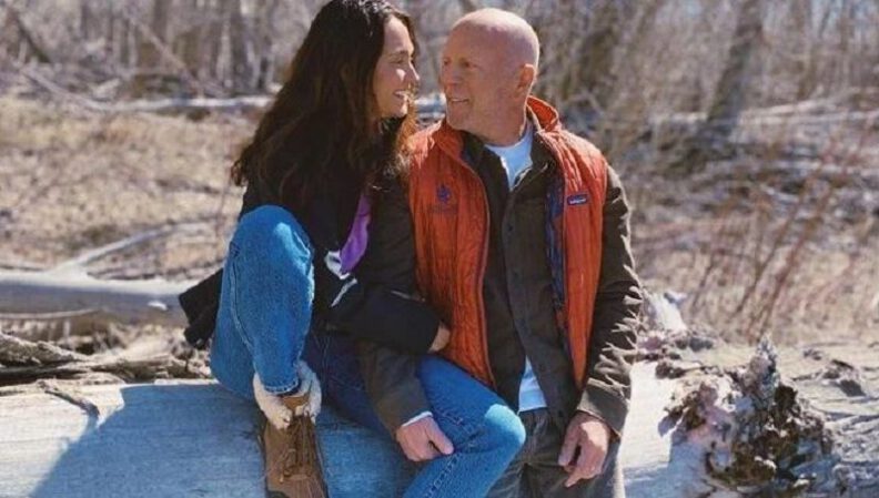 Bruce Willis eşi ile orman terapisinde