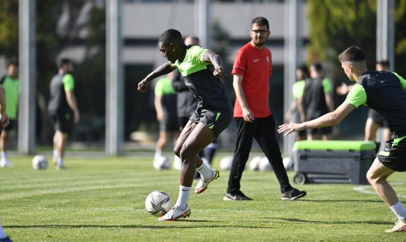 Bursaspor Manisa FK maçı hazırlıklarını sürdürdü