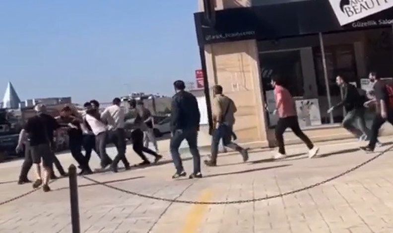 Bursa’da kız meselesi yüzünden birbirlerine girdiler