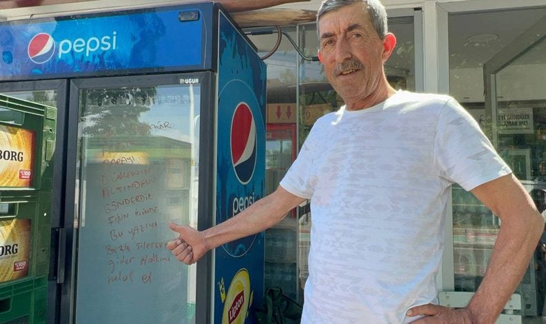 Bursa’da dolap camındaki yazı şaşırttı