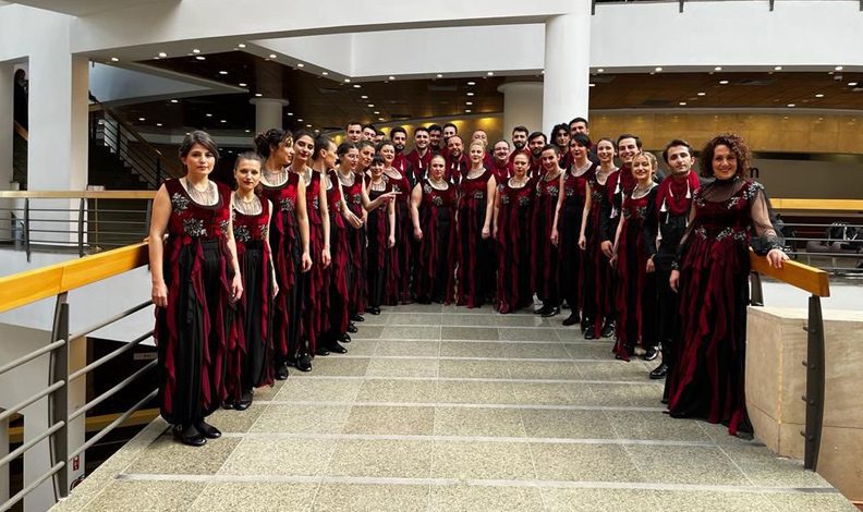 Nilüfer’in korolarına İzmir’de başarı ödülü