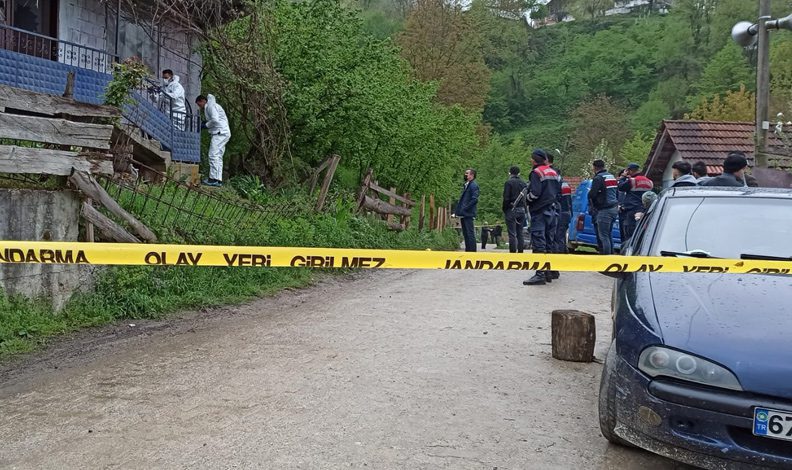 Eşini öldürüp oğlunu yaraladı