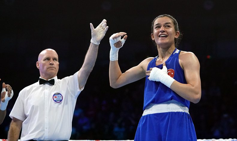 Hatice Akbaş 54 kiloda dünya şampiyonu oldu