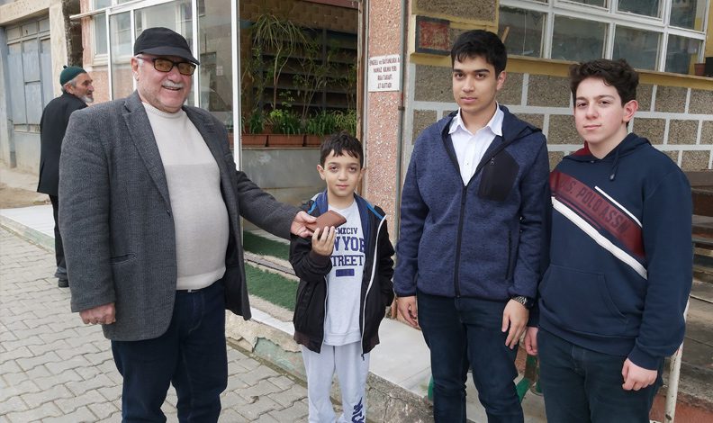 Bursa’da küçük çocuktan örnek davranış