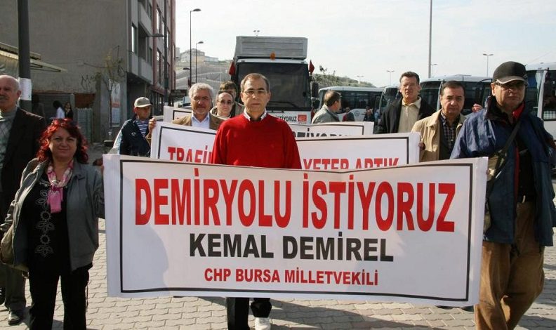 Kemal Demirel hayatını kaybetti