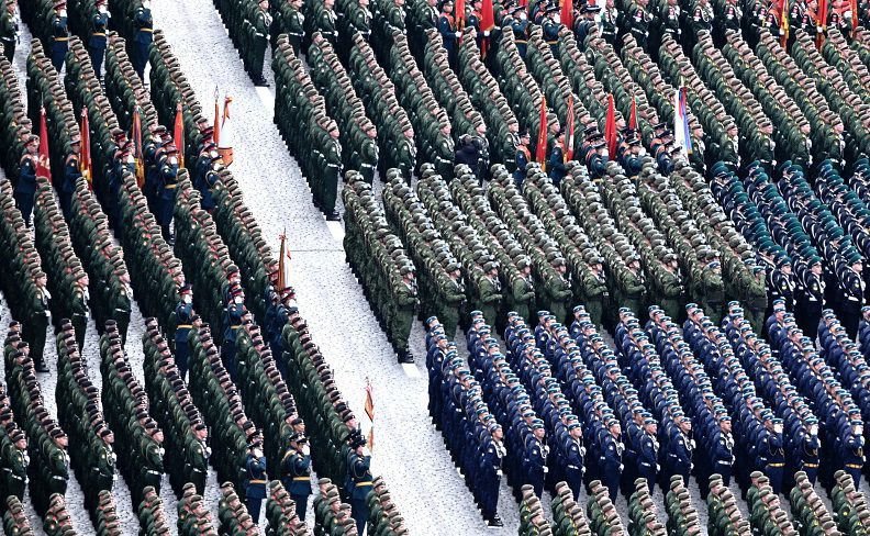 Rus ordusundan Kızıl Meydan’da gövde gösterisi