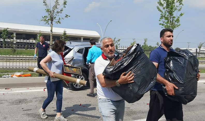 Bursa’da kaza yaptı, aracındaki etleri düşündü