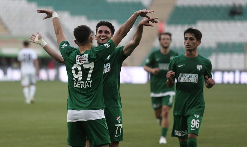 Spor Toto 1. Lig’de son maçını oynayan Bursaspor, Menemenspor’u 1- 0 yendi