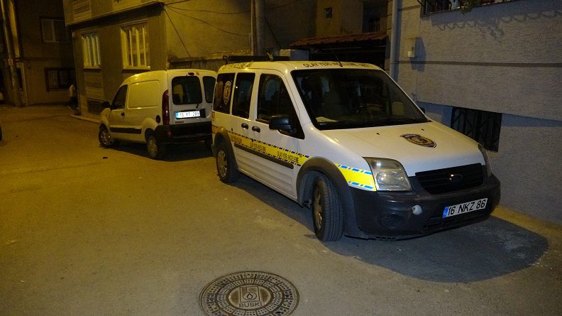 Bursa’da tatile giden ailenin altınları çalındı