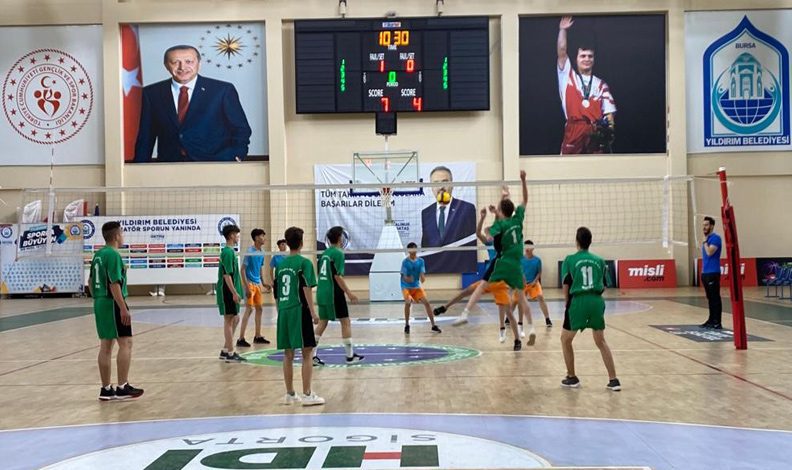 Yıldırım’da okul sporları şenlikleri başladı