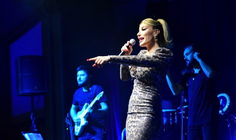 Bursa’da İrem Derici ile kutlama