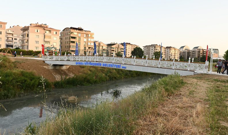 Bursa’da iki mahalleyi ayıran bölgeye köprü