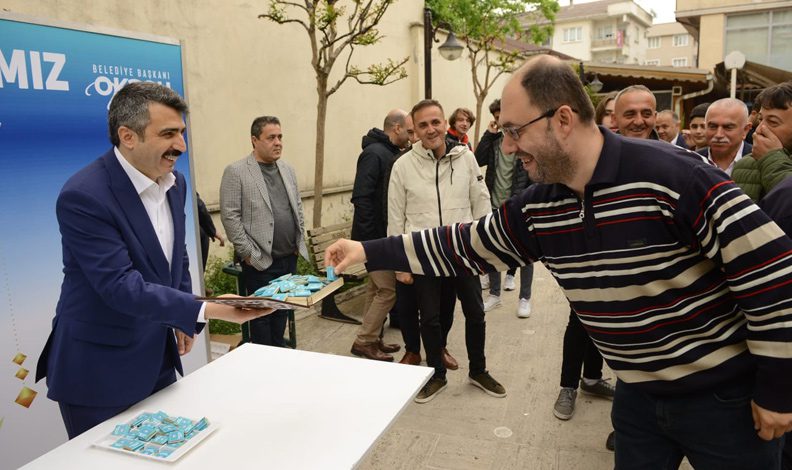 Başkan Yılmaz vatandaşlarla bayramlaştı