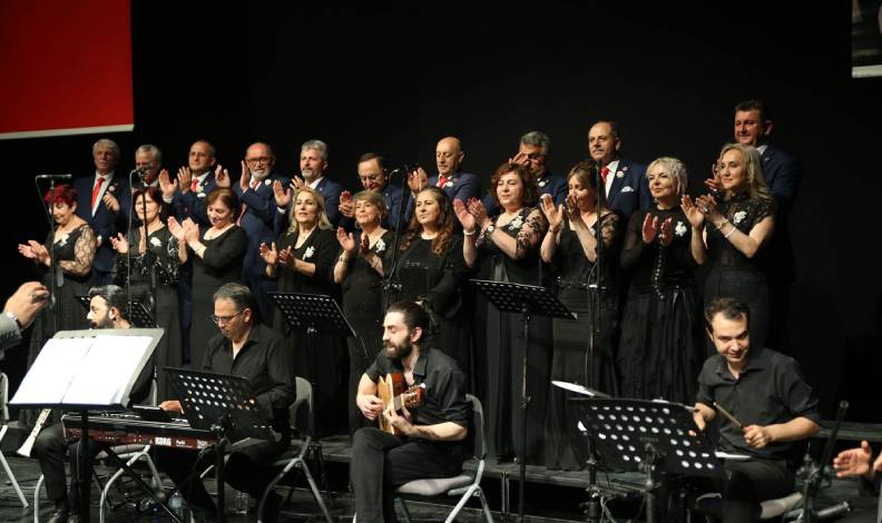Bursa’da Muhtarlar Korosu’ndan müzik ziyafeti