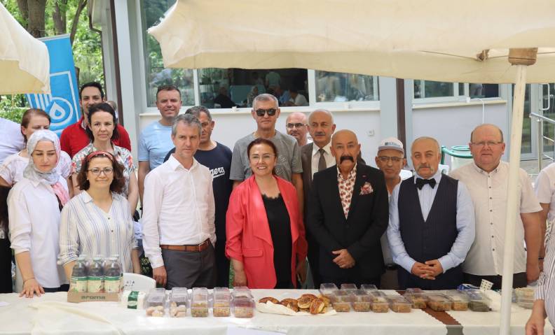Bursa’da huzurevinde açık hava şenliği