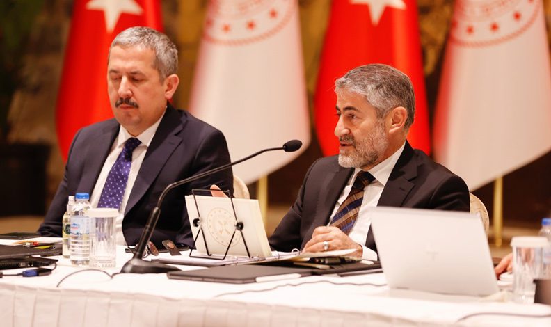 Bakan Nebati konut sektörü temsilcileriyle bir araya geldi