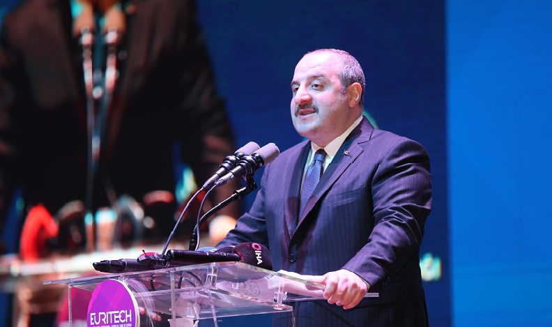 Sanayi ve Teknoloji Bakanı Mustafa Varank: “El insaf”