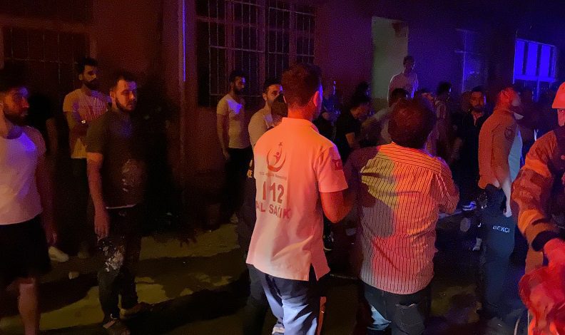 Bursa’da ev yangınına mahalleli müdahale etti