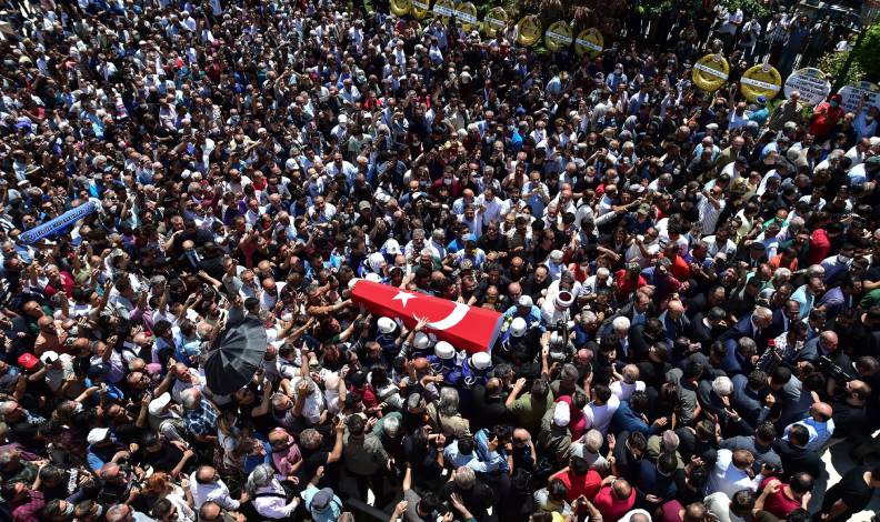 Cüneyt Arkın son yolculuğuna uğurlandı