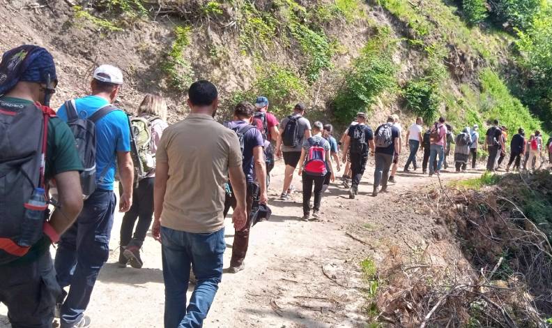 Bursa’da dağcılardan çevre için ‘atıksız yürüyüş’