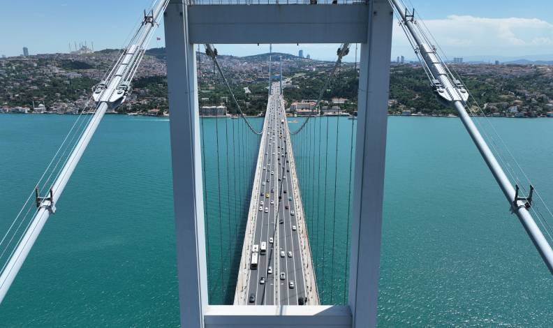 İstanbul Boğaz’ı turkuaza büründü