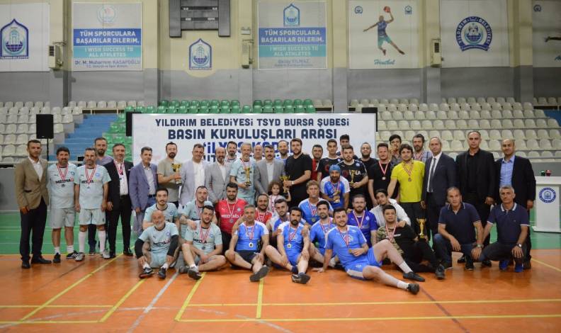 İlyas Kader Futsal Turnuvası’nda kazanan dostluk oldu.