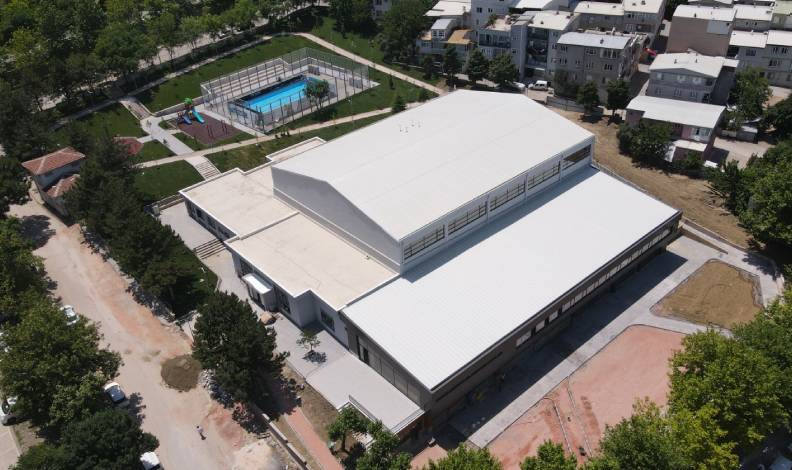 Bursa’da Mimar Sinan Spor Kompleksi gün sayıyor