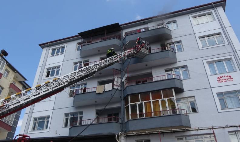 Niğde’de yangın: 3’ü çocuk 5 kişi kurtarıldı