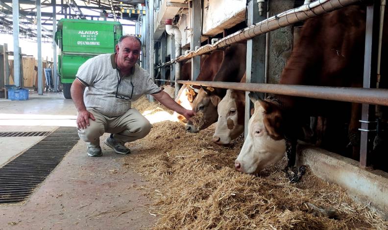 Bursa’da hayvanlarına gözü gibi bakıyor