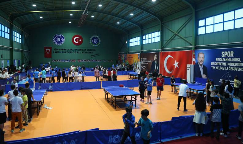 Bursa’da Masa Tenisi Şenliği