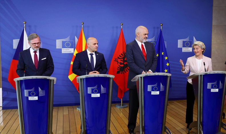 AB, Batı Balkan ülkeleriyle üyelik müzakerelerini başlattı