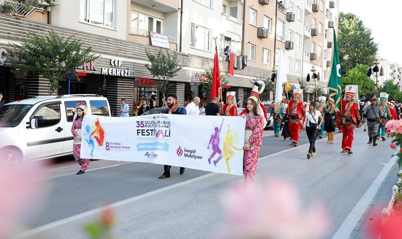 İnegöl’de 15 gün sürecek festival coşkusu başladı