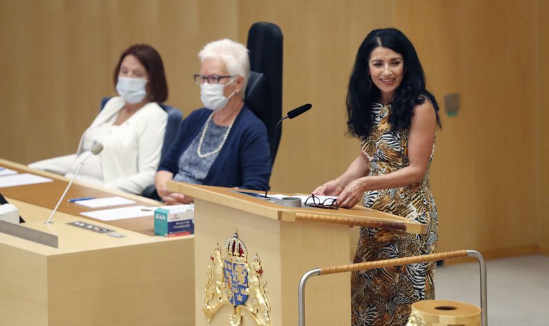 Terör destekçisi milletvekilinden İsveçli bakan hakkında suç duyurusu