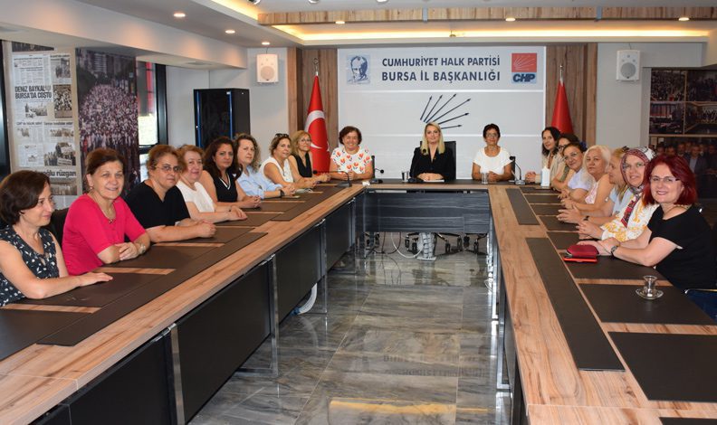 CHP’li kadınlar: “İstanbul Sözleşmesi’nden vazgeçmiyoruz”