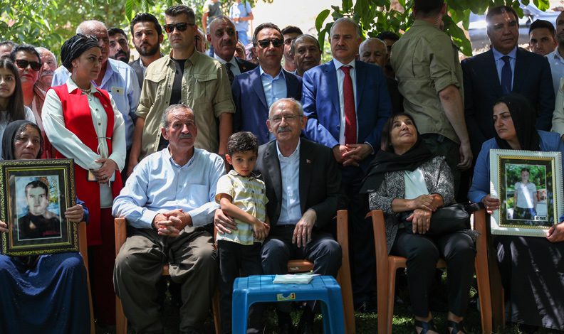 Kılıçdaroğlu Uludere’yi ziyaret etti