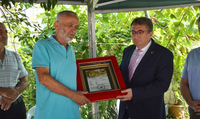 Şehit Piyade Teğmen Civelek’in şehadet belgesi, ailesine teslim edildi