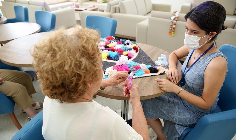 Alzheimer hastaları bu evde artık gece de konaklayabilecek