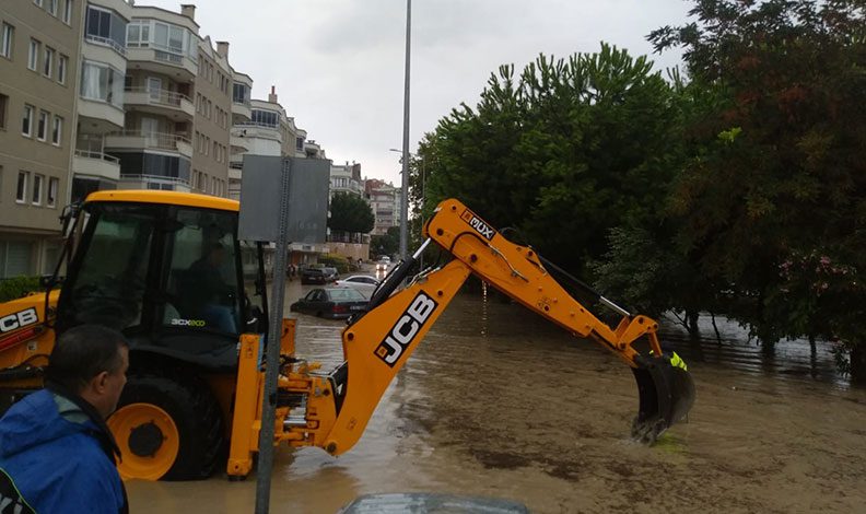 Mudanya’da selin yaraları sarılıyor