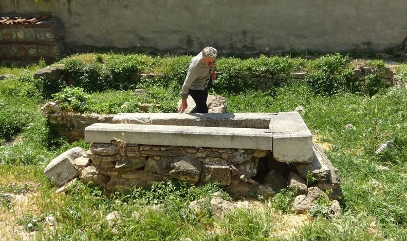 İznik’te Osmanlı mezar kalıntıları gizemini koruyor