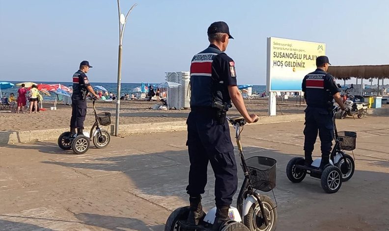 Mersin’de scooterlu jandarma ekipleri devriyede
