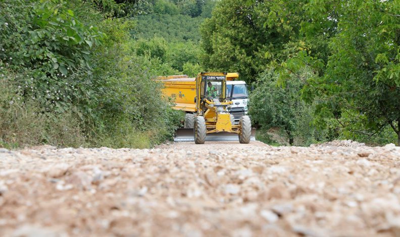 İnegöl’de arazi yollarına kalıcı çözüm